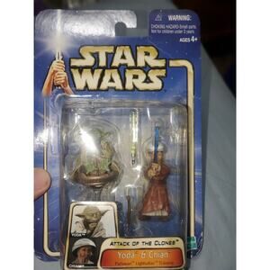 Yoda and Chian Star Wars Attack of the Clones Padawan Lightsaber Training
